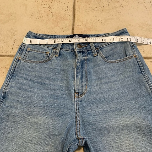 Hollister Curvy Ultra High-Rise Mom Jeans 26x27 - Picture 4 of 7